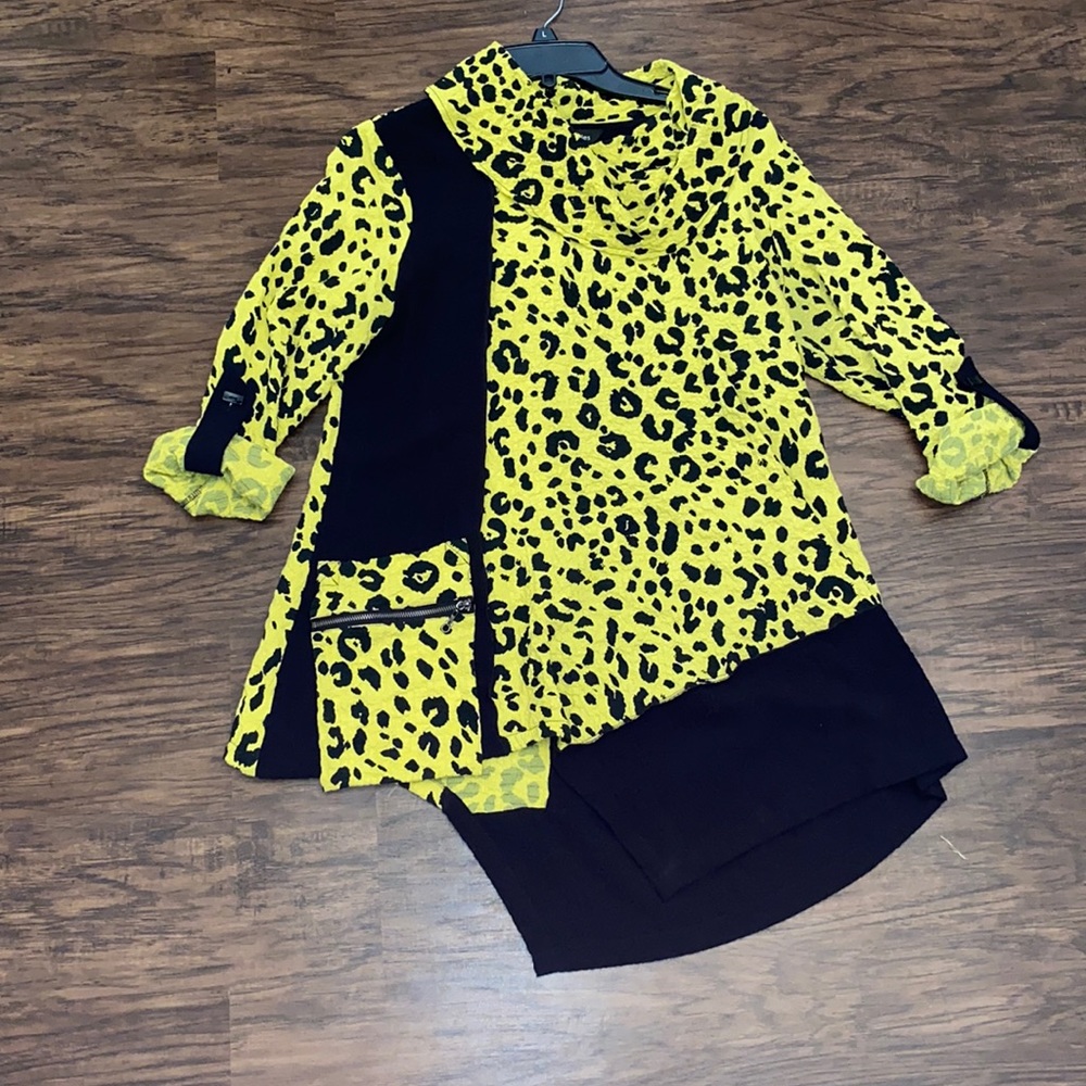 💛Bright leopard shirt💛